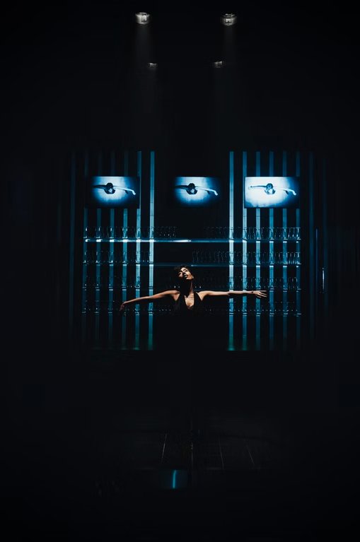 Stage screens — live